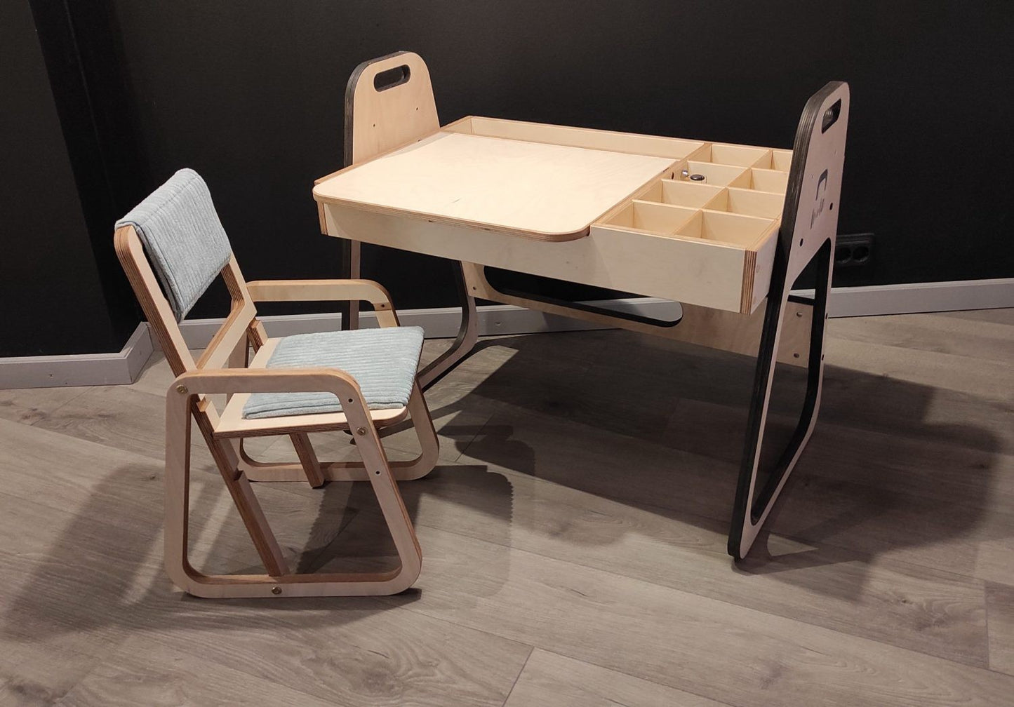 Adjustable Children Montessori Table and Chair Set Julle - Mint Green