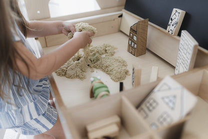 Multisensory Art Table/Desk Luula